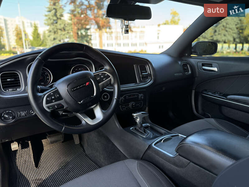 Седан Dodge Charger 2016 в Киеве фото 43 Седан Dodge Charger 2016 в Киеве