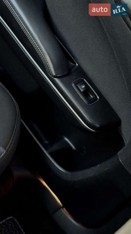 Седан Dodge Charger 2016 в Черкасах