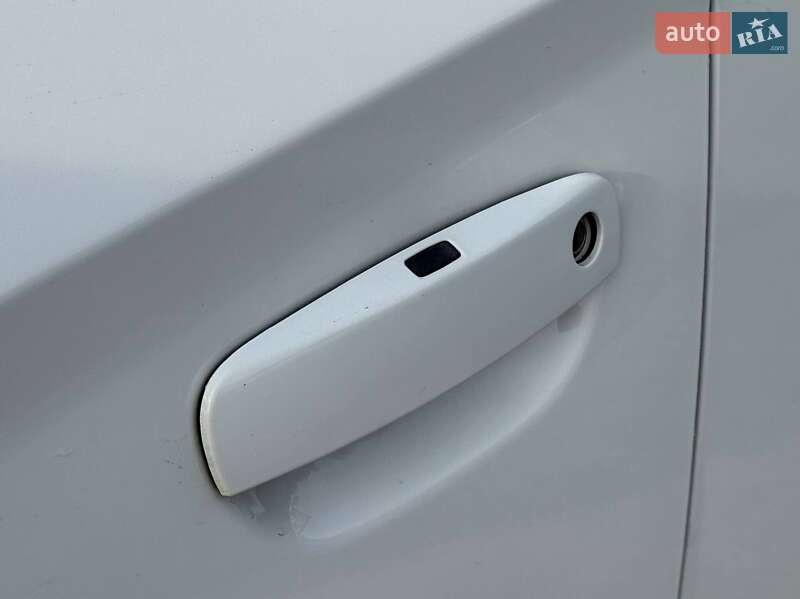 Седан Dodge Charger 2018 в Киеве