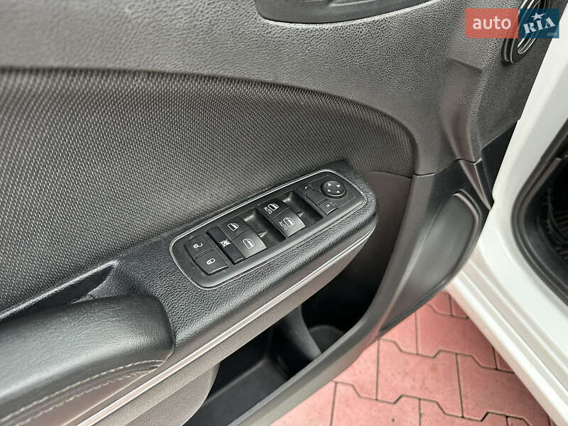 Седан Dodge Charger 2015 в Києві фото 24 Седан Dodge Charger 2015 в Києві