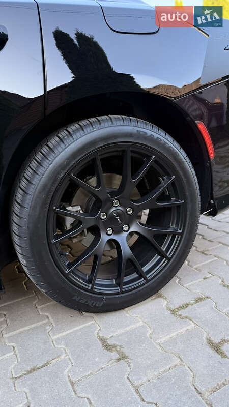 Седан Dodge Charger 2021 в Черновцах