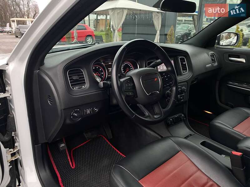Седан Dodge Charger 2019 в Киеве