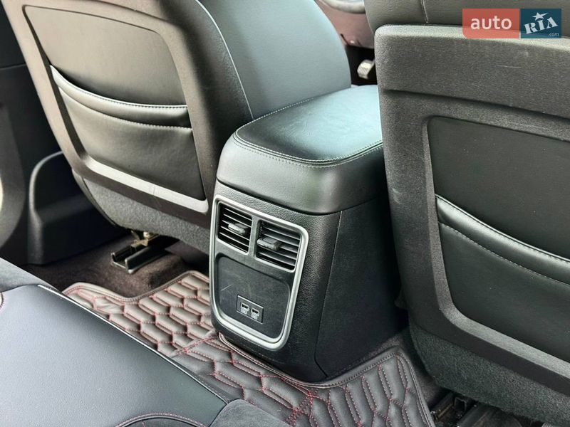 Седан Dodge Charger 2017 в Киеве