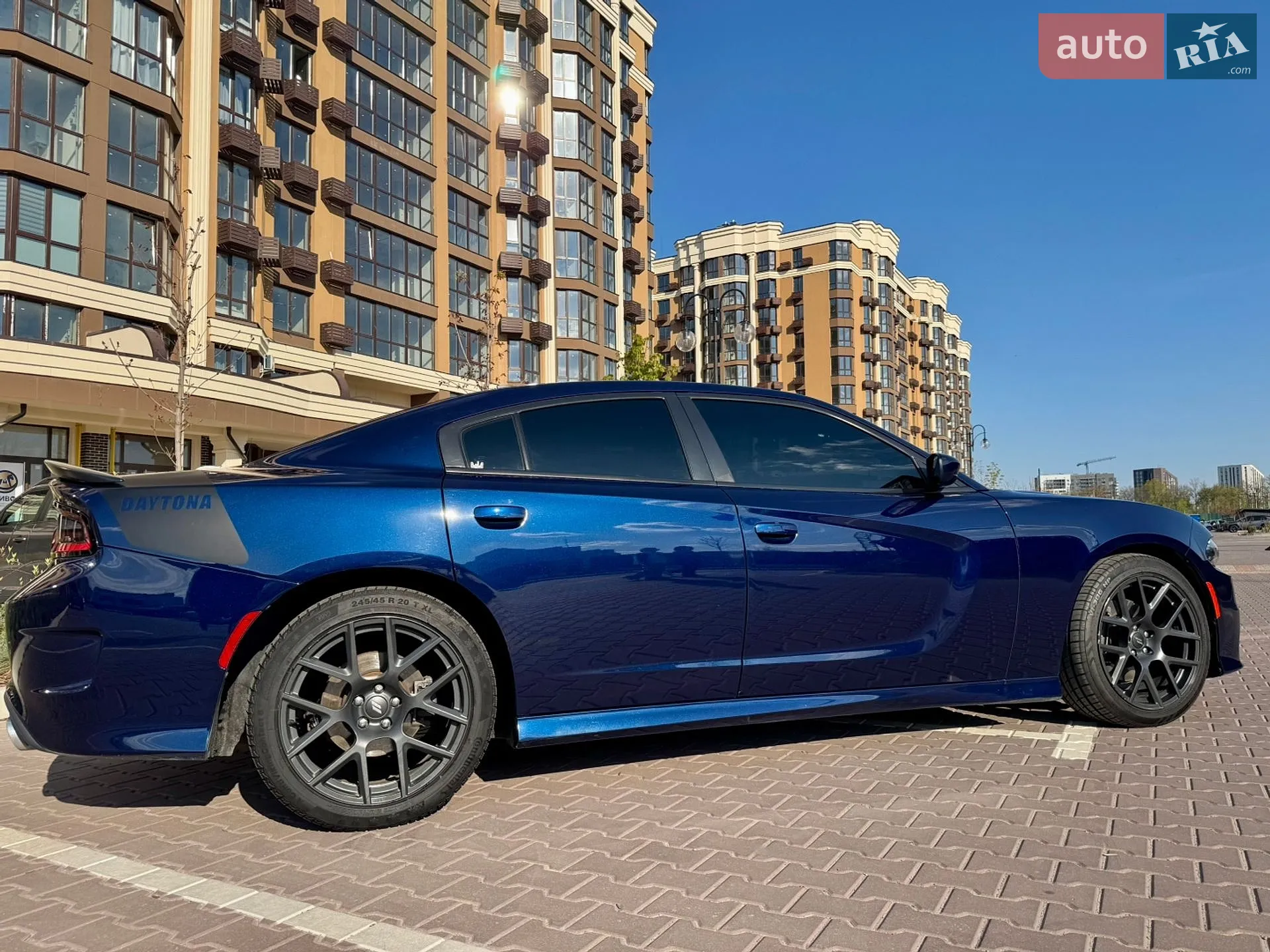 2017 Dodge Charger - фото 1
