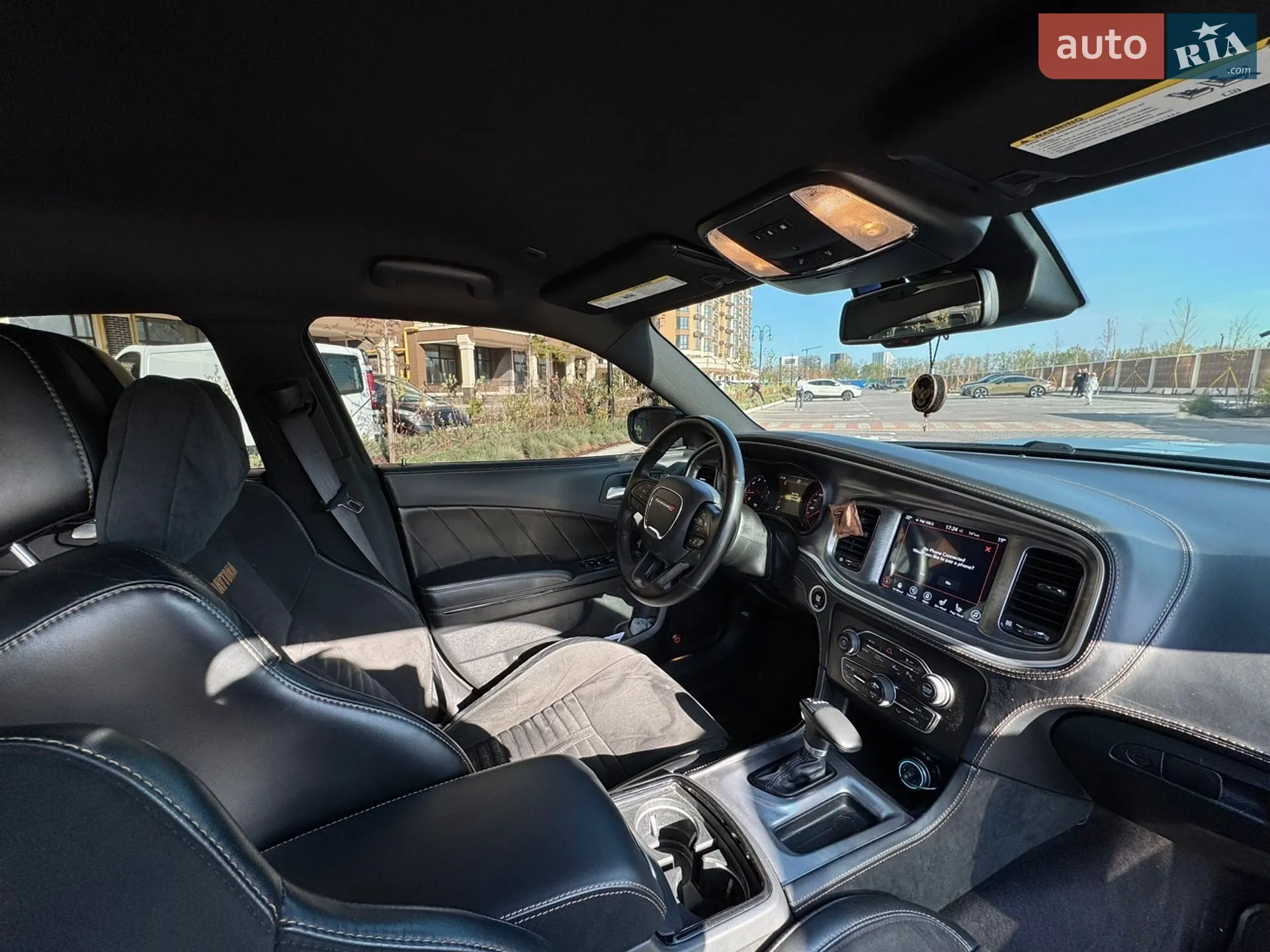 2017 Dodge Charger - мініатюра 12