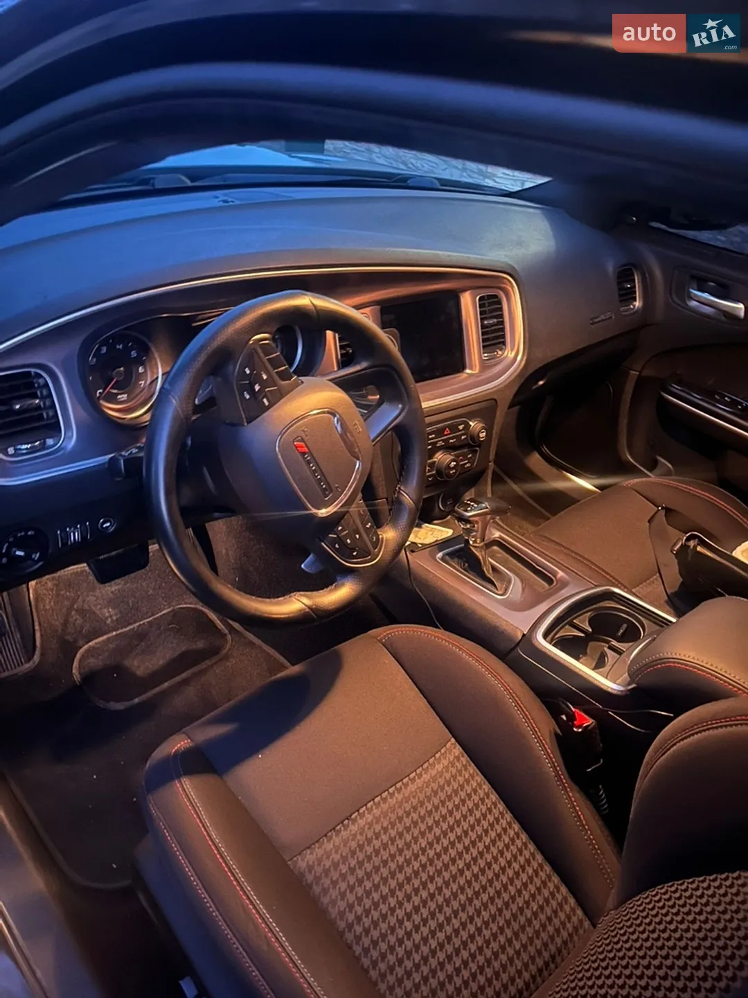 2018 Dodge Charger - мініатюра 4