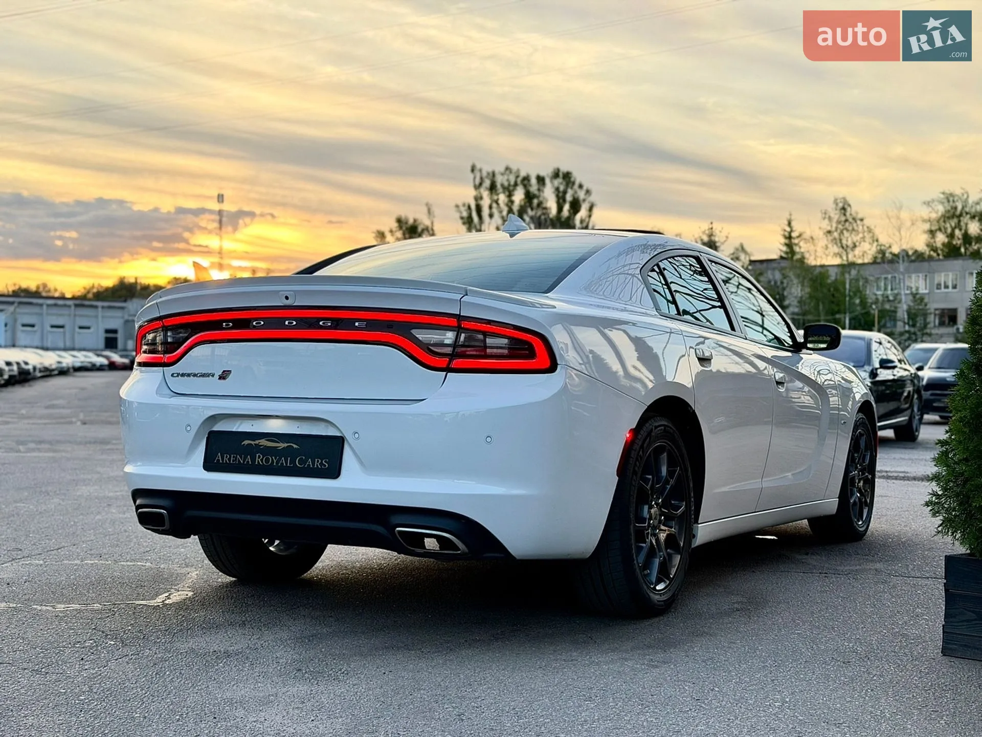 2017 Dodge Charger - мініатюра 10