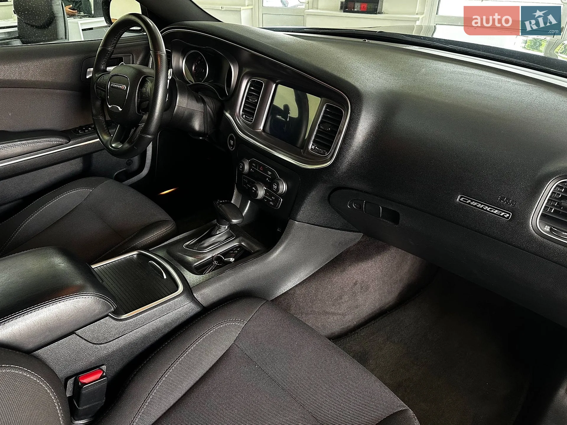 2017 Dodge Charger - мініатюра 31