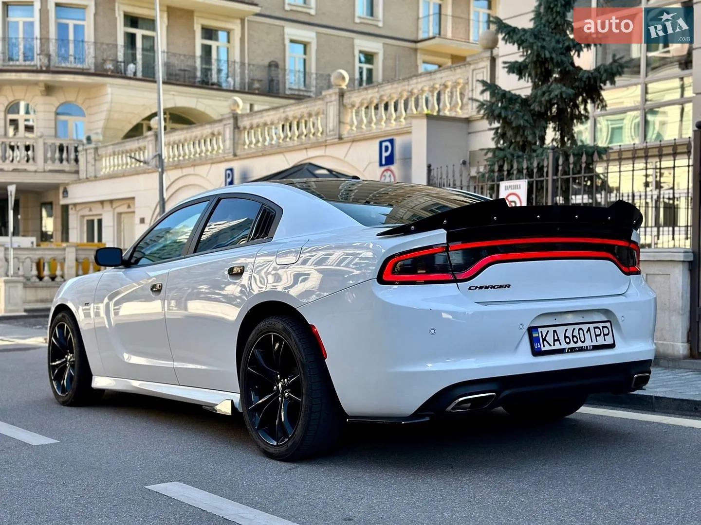 2018 Dodge Charger - мініатюра 12