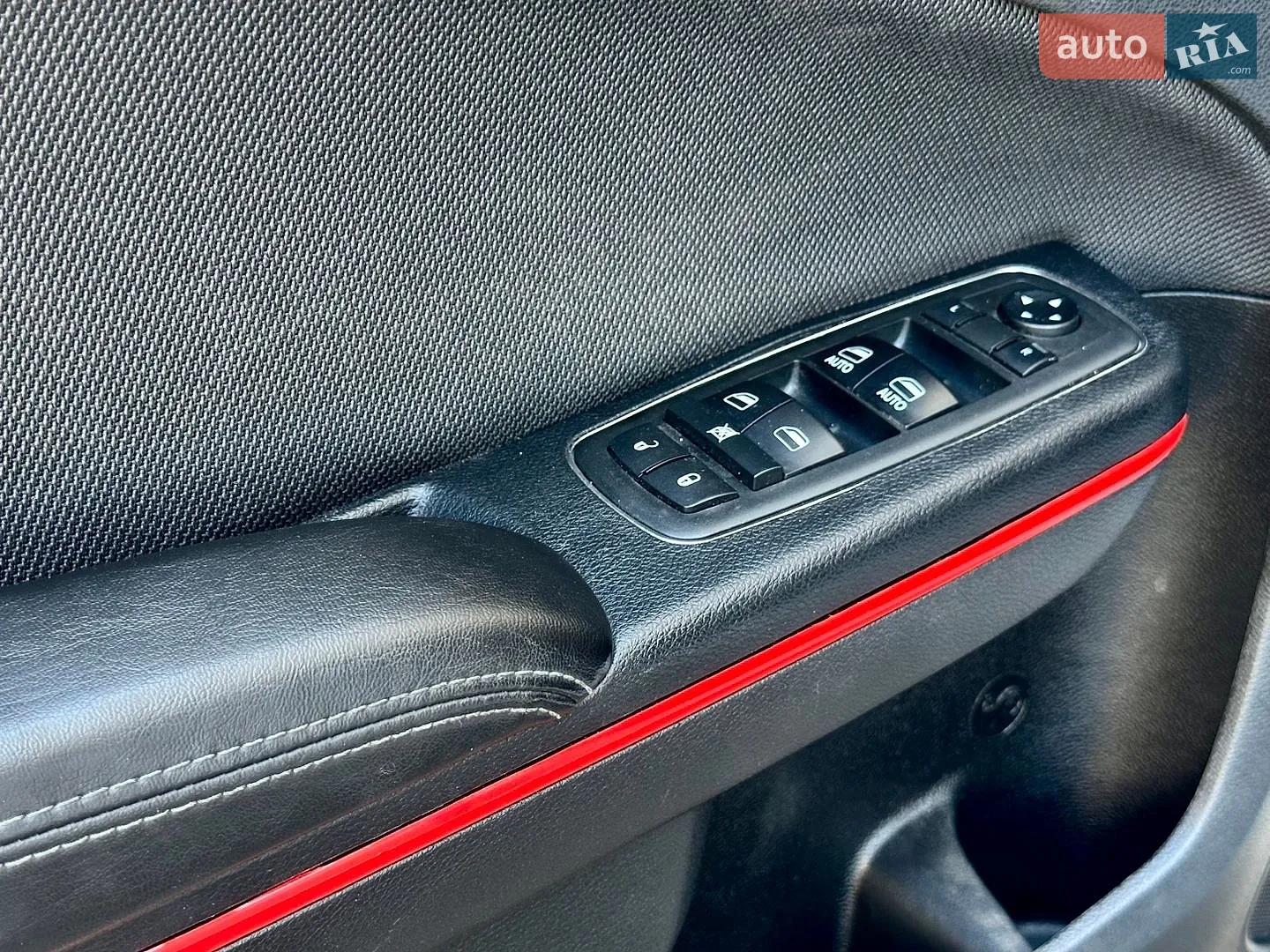 2018 Dodge Charger - мініатюра 41