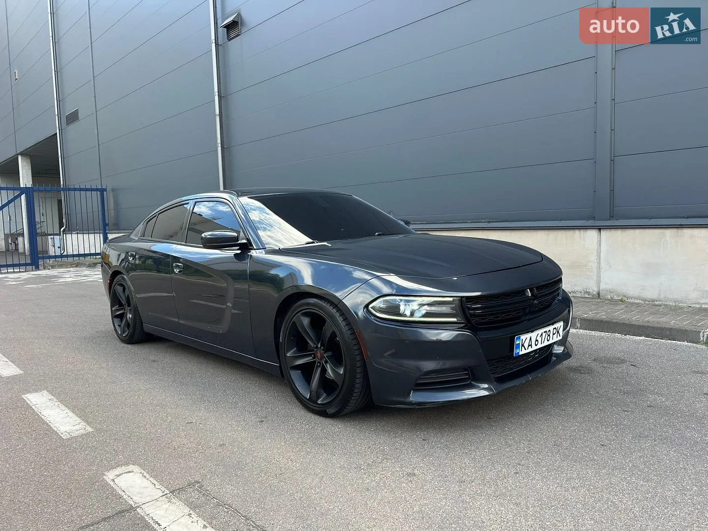 2016 Dodge Charger - мініатюра 3