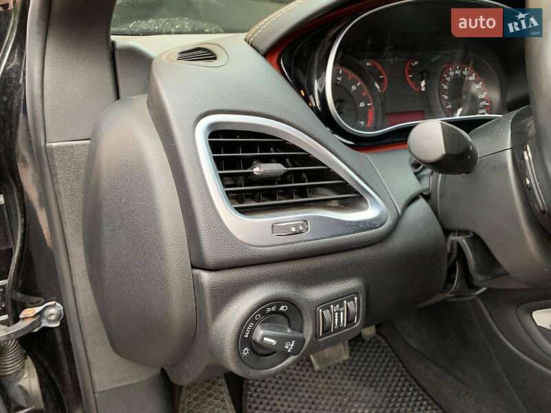 Седан Dodge Dart 2016 в Ровно