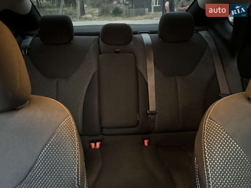 Седан Dodge Dart 2016 в Овруче