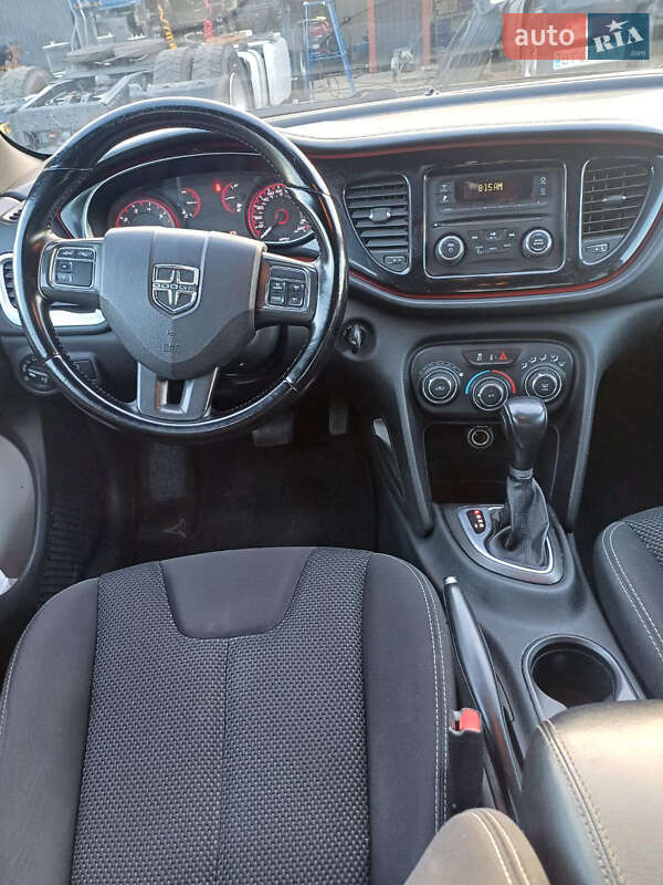 Седан Dodge Dart 2015 в Ужгороде