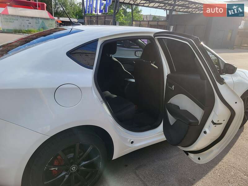 Седан Dodge Dart 2014 в Днепре