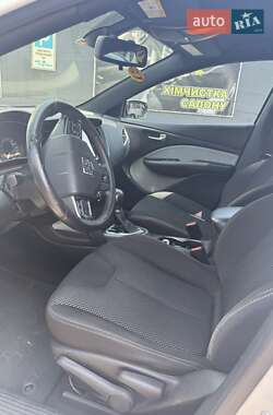 Седан Dodge Dart 2015 в 