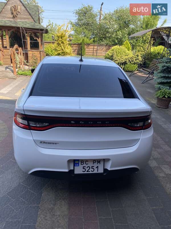 Седан Dodge Dart 2015 в Львові