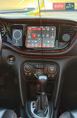 Седан Dodge Dart 2015 в 