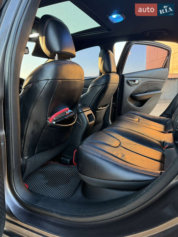 Седан Dodge Dart 2015 в Києві