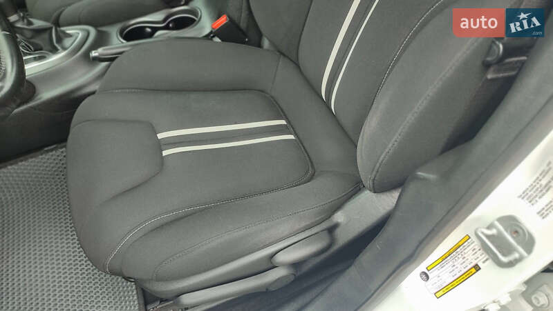 Седан Dodge Dart 2013 в Дубні