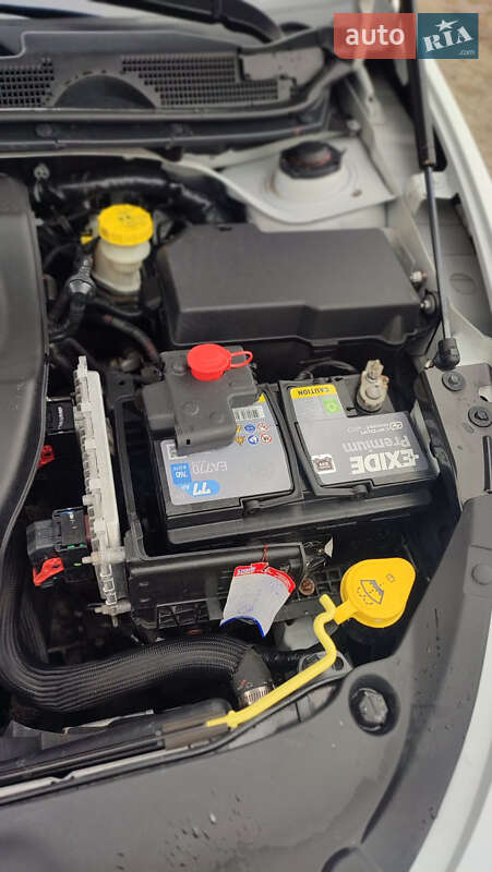 Седан Dodge Dart 2013 в Дубні