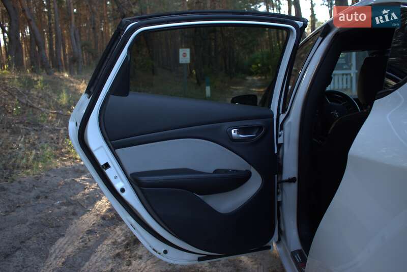 Седан Dodge Dart 2015 в Полтаве