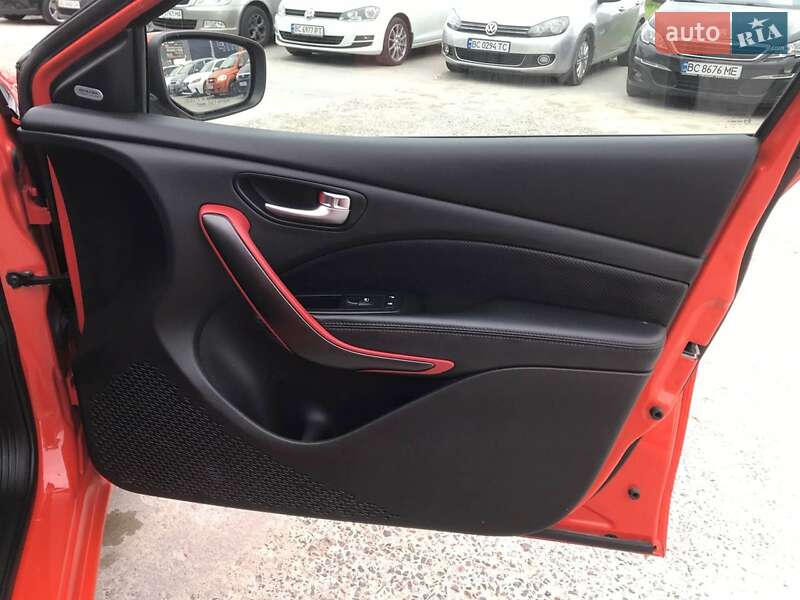 Седан Dodge Dart 2015 в Львове