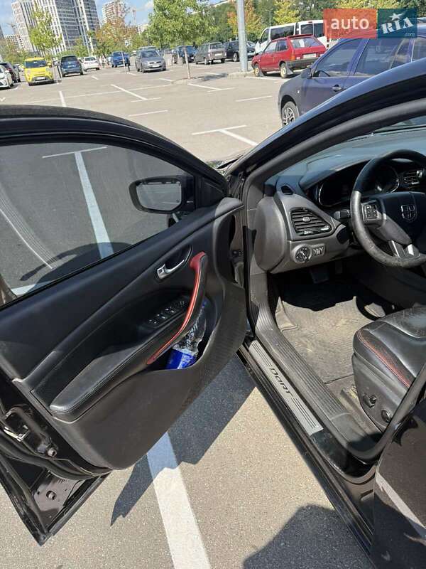 Седан Dodge Dart 2014 в Києві