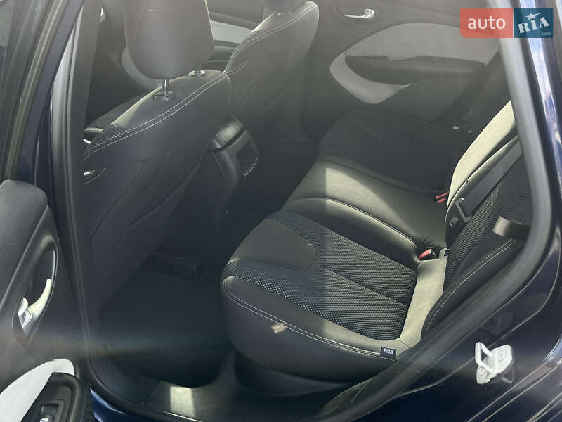 Седан Dodge Dart 2015 в Мені