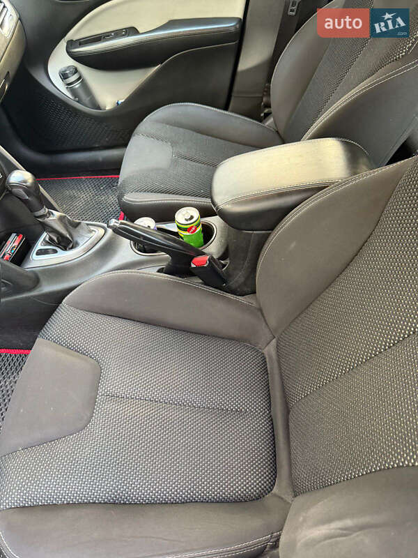 Седан Dodge Dart 2015 в Вишневом фото 18 Седан Dodge Dart 2015 в Вишневом