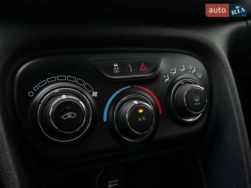 Седан Dodge Dart 2016 в Киеве фото 23 Седан Dodge Dart 2016 в Киеве