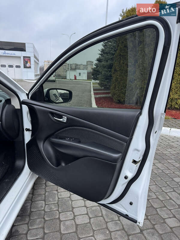 Седан Dodge Dart 2016 в Львове