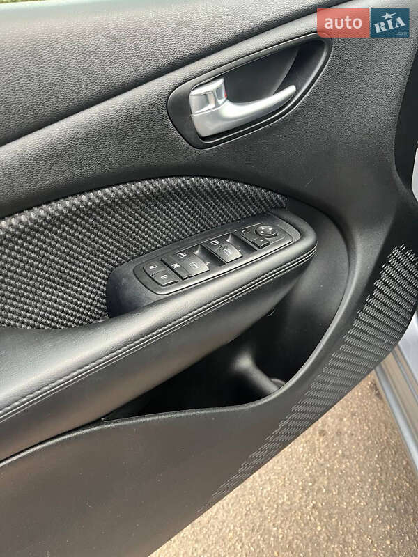 Седан Dodge Dart 2016 в Кривом Роге