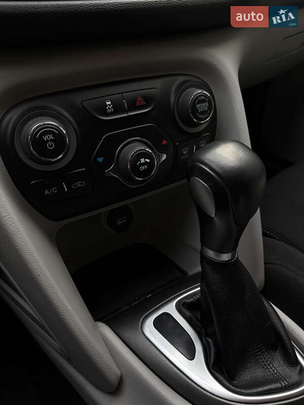 Седан Dodge Dart 2013 в Хмельницком