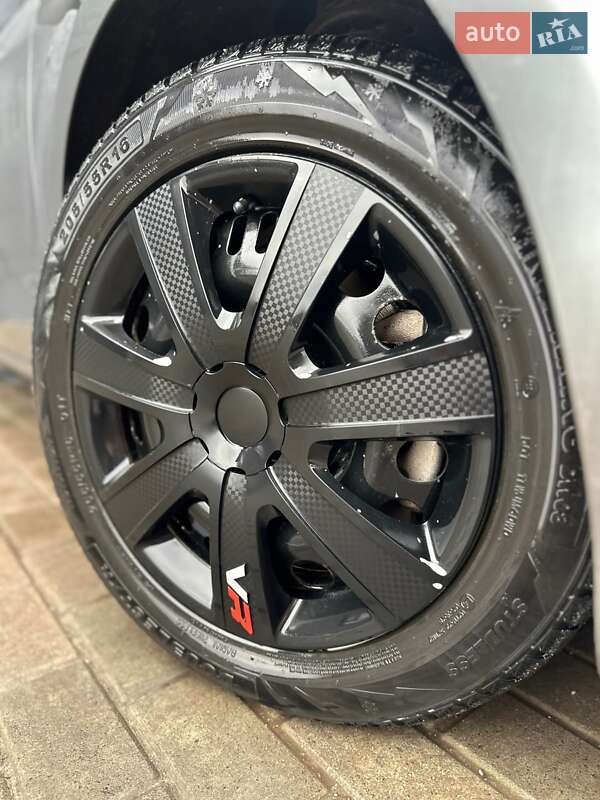 Седан Dodge Dart 2013 в Сумах