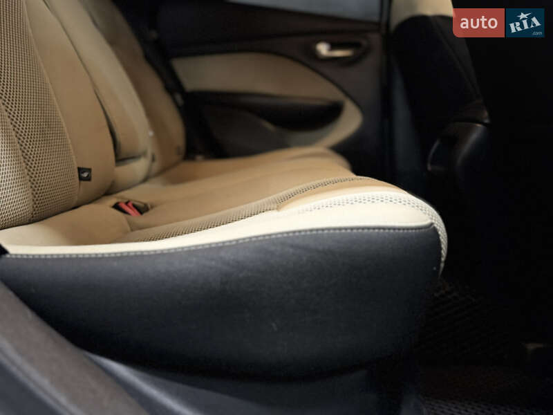 Седан Dodge Dart 2015 в Николаеве