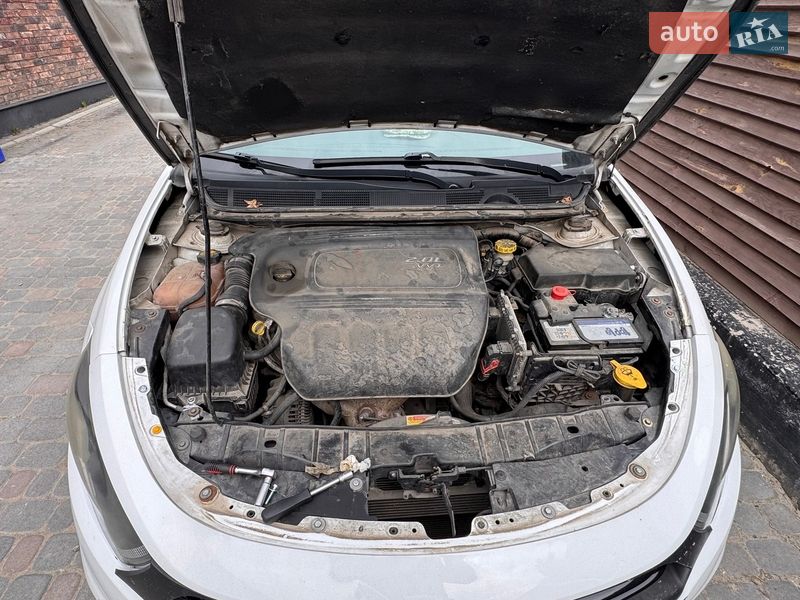 Седан Dodge Dart 2012 в Львові