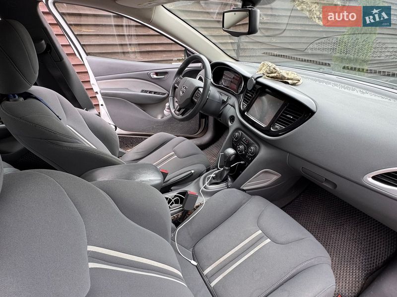 Седан Dodge Dart 2012 в Львові