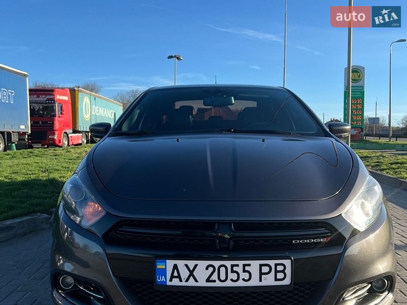 Седан Dodge Dart 2015 в Краснограді