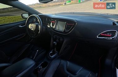 Седан Dodge Dart 2015 в Краснограді
