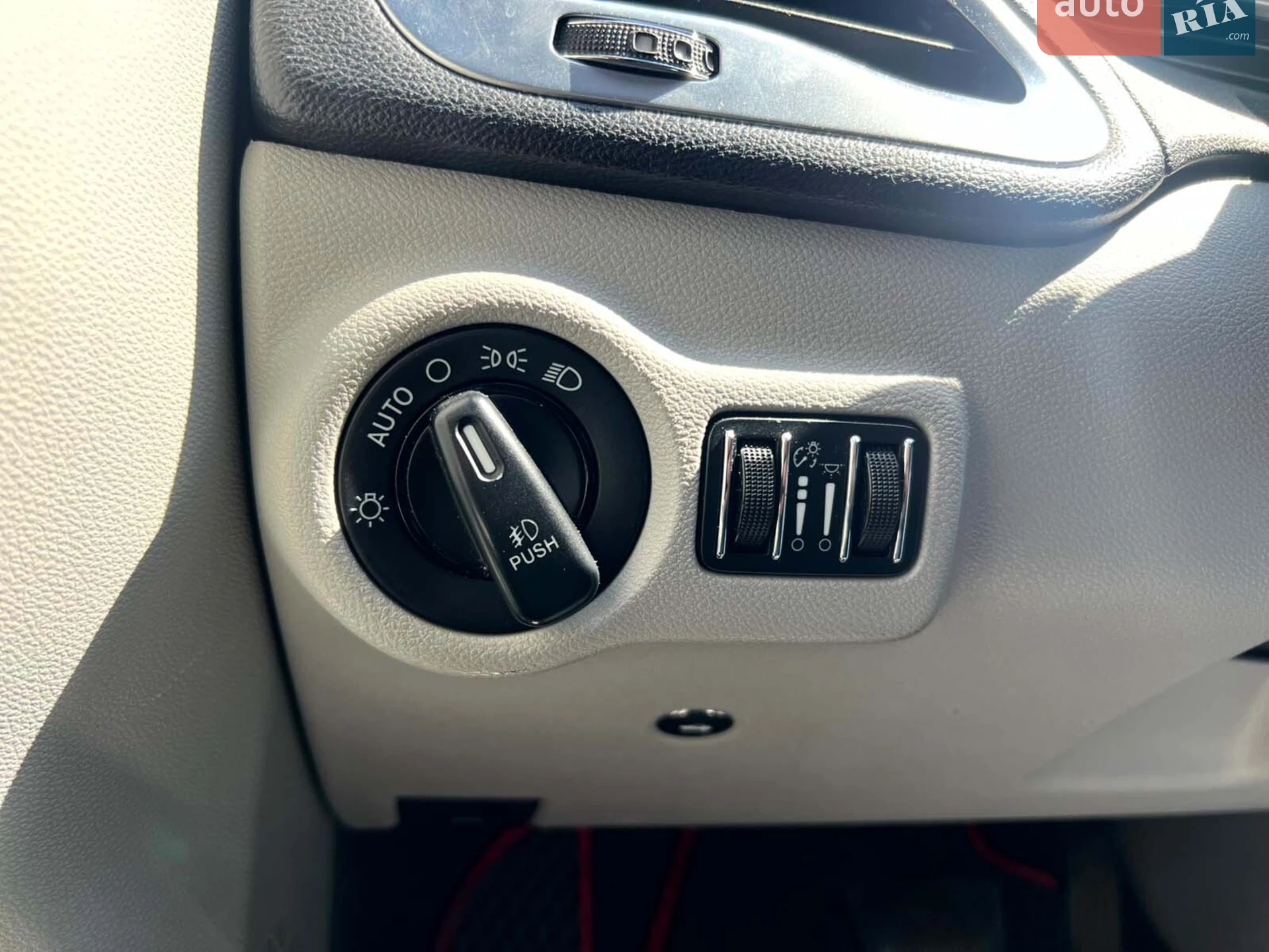 2013 Dodge Dart - мініатюра 14