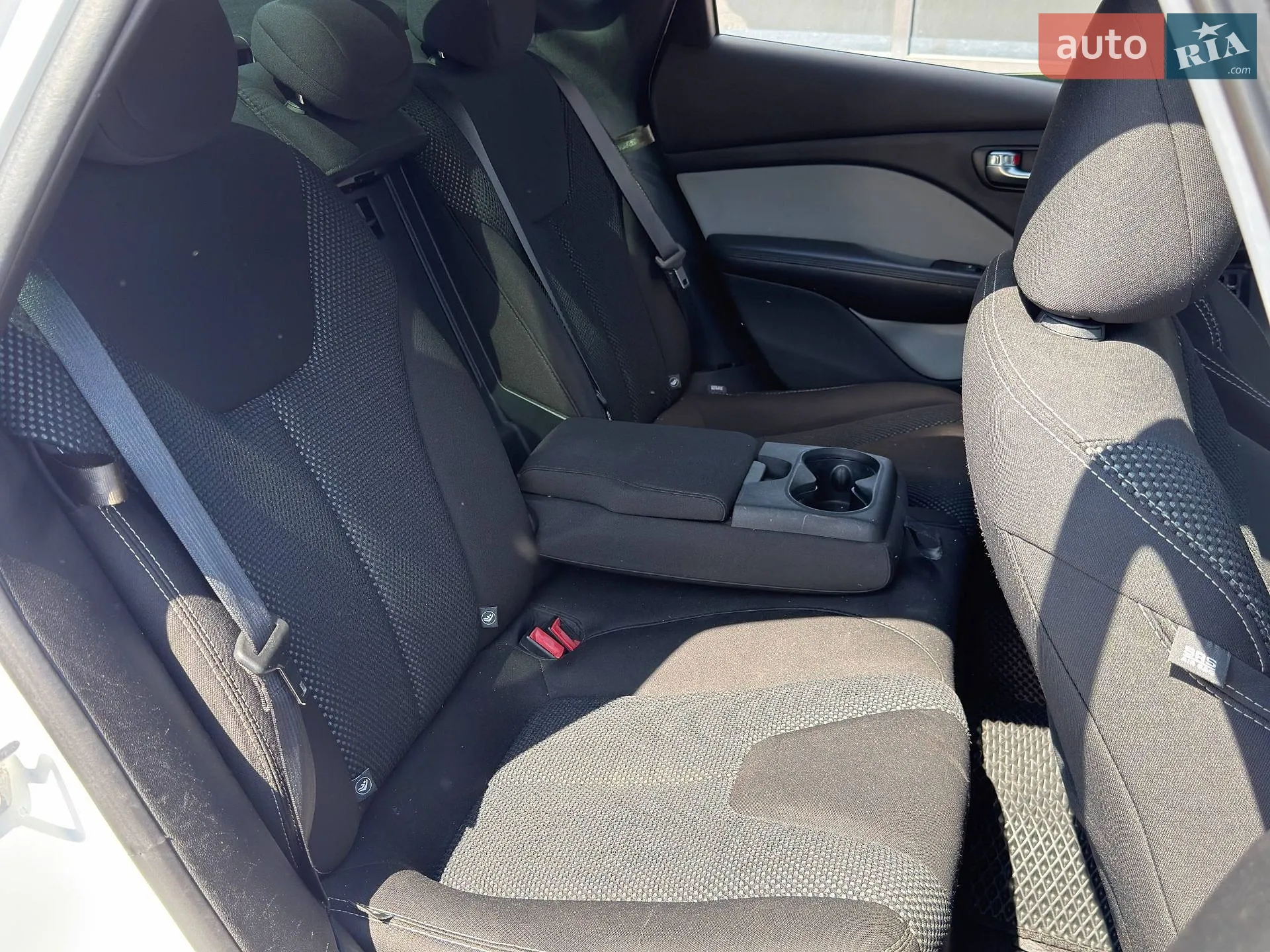 2016 Dodge Dart - мініатюра 16