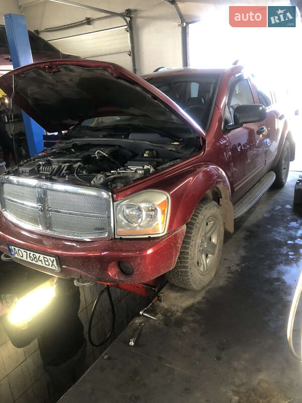 Позашляховик / Кросовер Dodge Durango 2006 в Сваляві