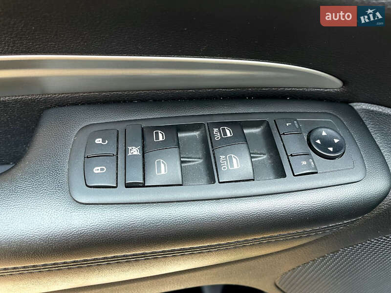 Внедорожник / Кроссовер Dodge Durango 2016 в Киеве