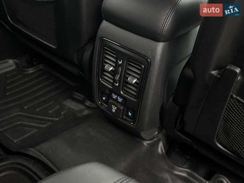 Внедорожник / Кроссовер Dodge Durango 2017 в Киеве