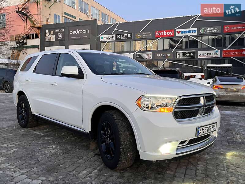 Dodge Durango, photos from the listing