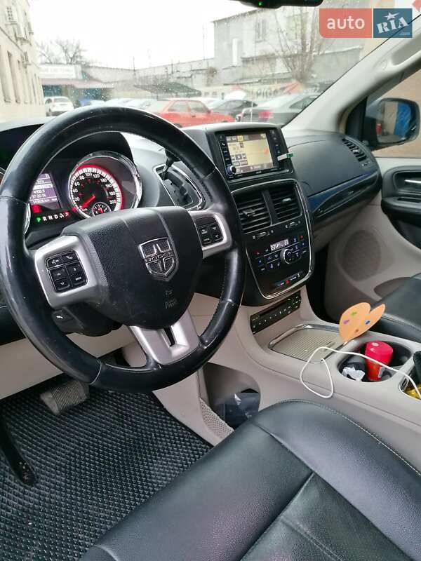 Минивэн Dodge Grand Caravan 2012 в Киеве