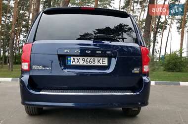 Минивэн Dodge Grand Caravan 2017 в 