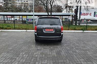 Мінівен Dodge Grand Caravan 2016 в Києві