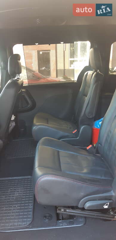 Мінівен Dodge Grand Caravan 2017 в Києві